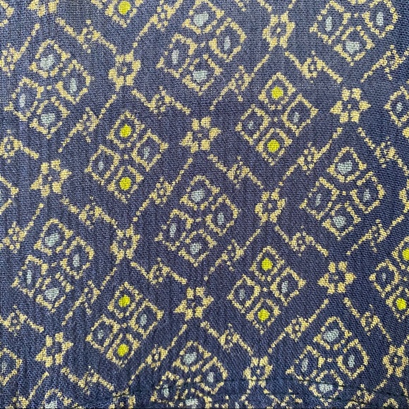 HOLLISTER NAVY FLOWY BLOUSE - Picture 6 of 6